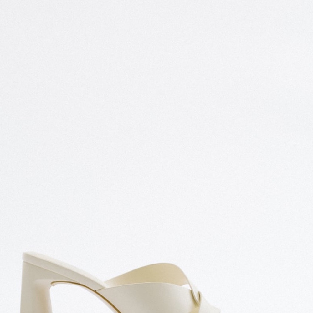 Zara sandals size 40